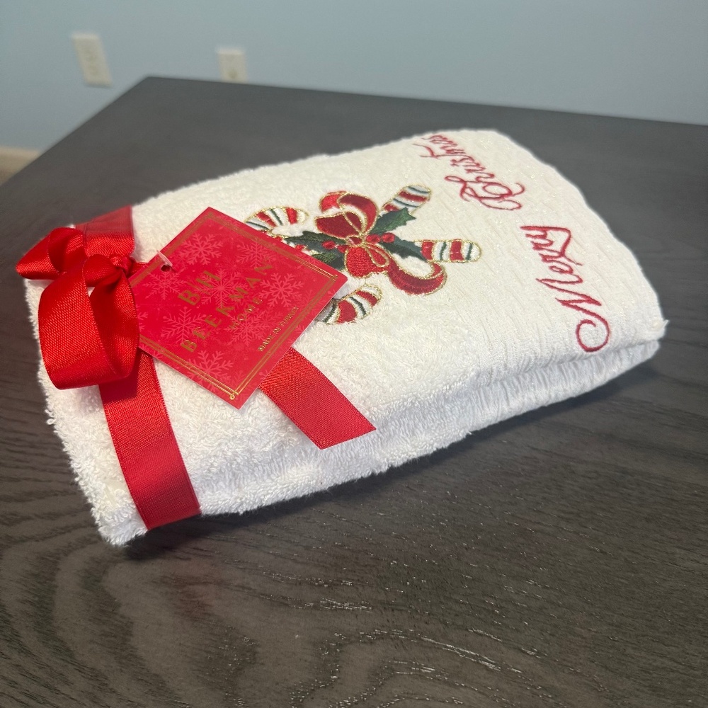 BH Beekman‎ Winter Christmas Set Of 2 Embroidered White Hand Towels